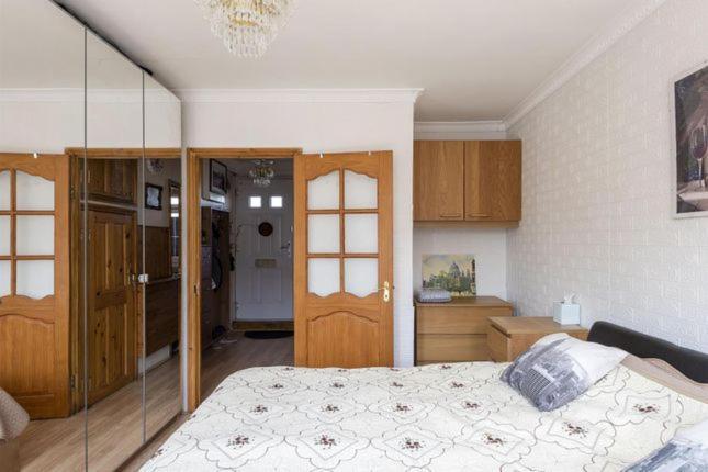 1 Bedroom Flat Close To City With Free Parking Arrangement Лондон Екстер'єр фото