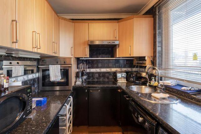 1 Bedroom Flat Close To City With Free Parking Arrangement Лондон Екстер'єр фото