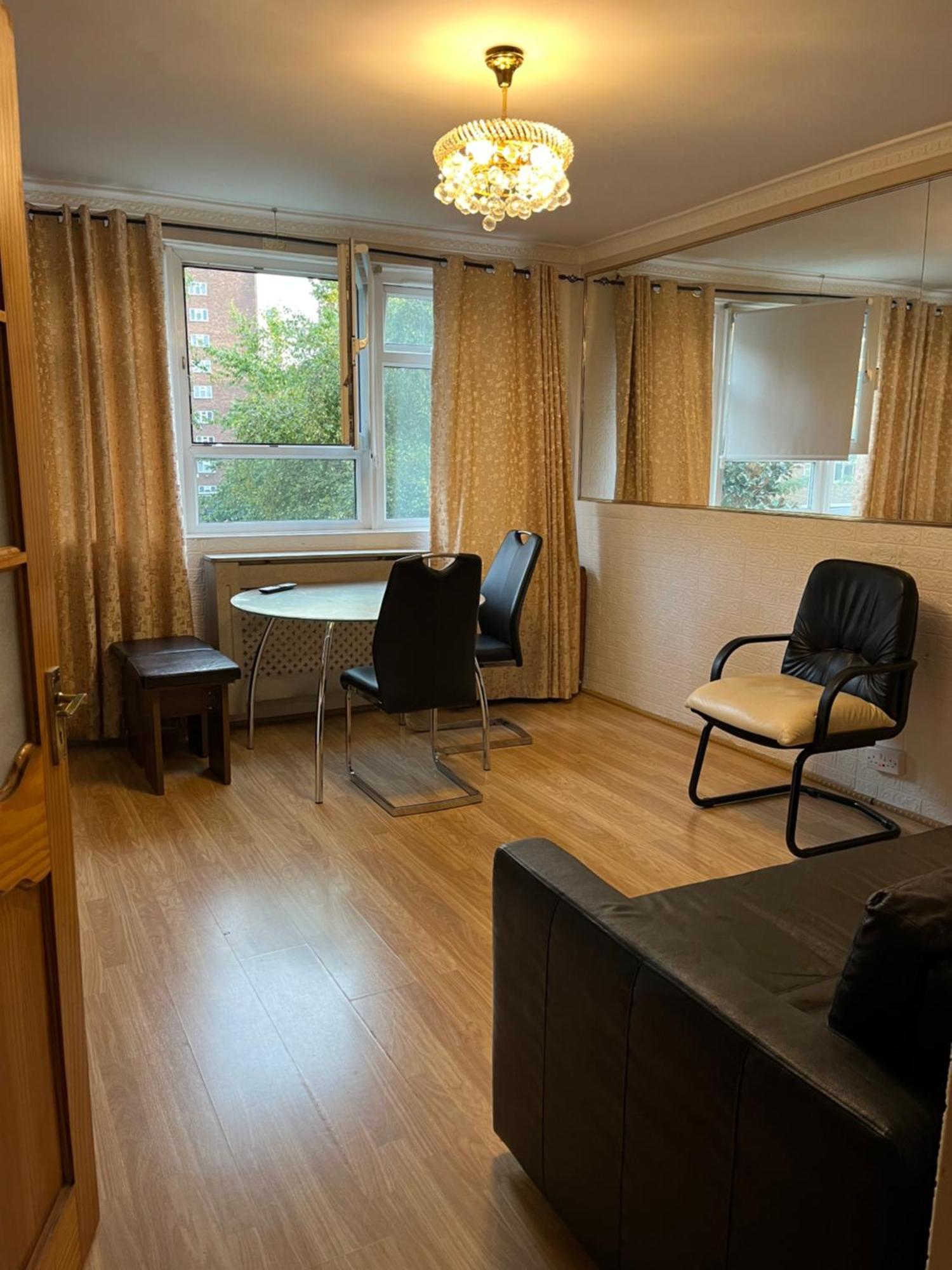 1 Bedroom Flat Close To City With Free Parking Arrangement Лондон Екстер'єр фото